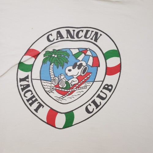 VINTAGE Cancun Yacht Club Shirt Mens Medium White Snoopy Charlie Brown Adult * - Picture 3 of 15
