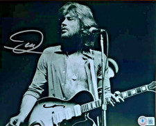 BARRY GIBB SIGNED 8X10 PHOTO - BEE GEES - SATURDAY NIGHT FEVER - Beckett Coa