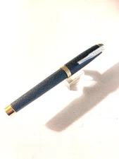 Modern Conklin fountain pen case... no nib or section.  Gold trim. Textured case