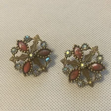 Caroline Emmons Vintage 1960s Persian Treasure Antiqued Ab Clip Earrings