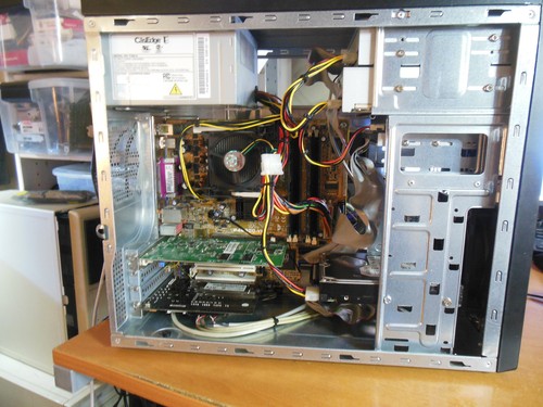Classic Power Spec. Win Me, Pentiun 4 2.8 Ghz, 1 Gb Ram, 60 Gb HD - Picture 2 of 14