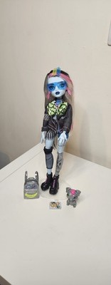 Monster High Frankie Stein G3 mit Zubehör und Ständer