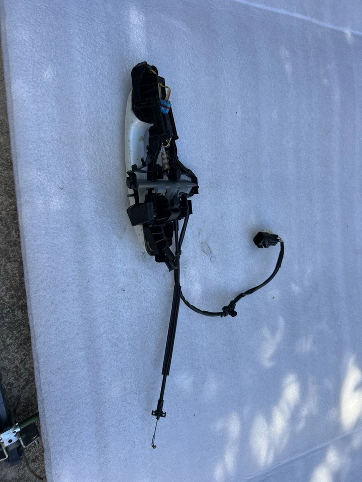 06-13 Volvo C70 Front Right Passenger Side Exterior Door Handle Trim White Oem Foto 2 de 4