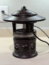 DynaTrap outdoor mosquito and flying insect trap It uses three-way protection.