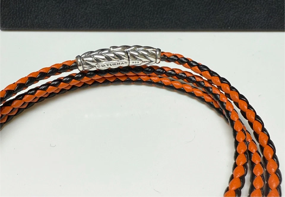 Pulsera David Yurman de plata esterlina Chevron triple envoltura de cuero negro y naranja Foto 3 de 4