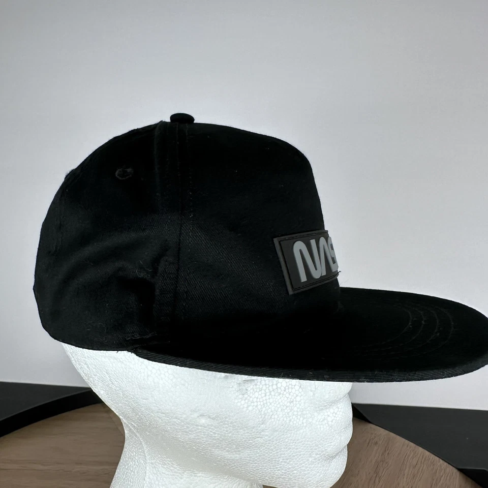 NASA Niños Niñas Jóvenes Unisex Béisbol Billete Plano Broches Luna Bill Ajustable Negro Foto 3 de 4