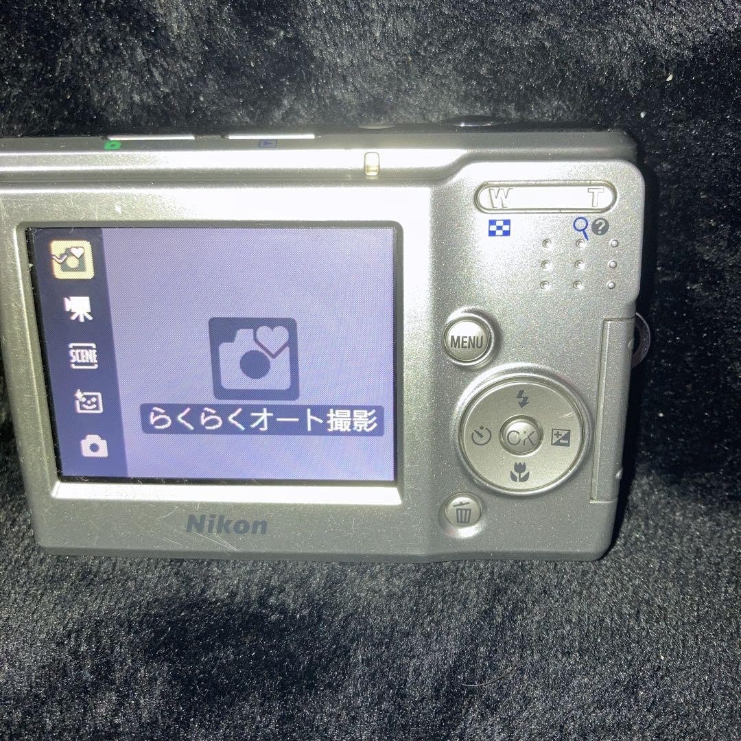 Nikon COOLPIX L14 Silver Compact Digital Camera 2.5