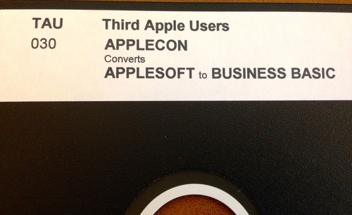 Third Apple User's Group - 8 Disk Lot / Apple III Home Computers - Picture 17 of 19