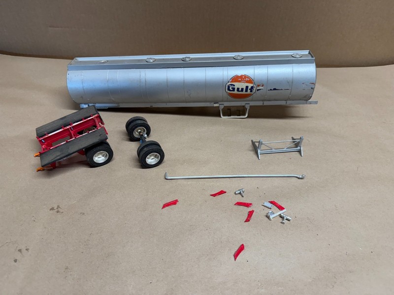VINTAGE AMT 1/25 GULF FUEL Tanker Trailer Built UP Old School Semi REbuilder