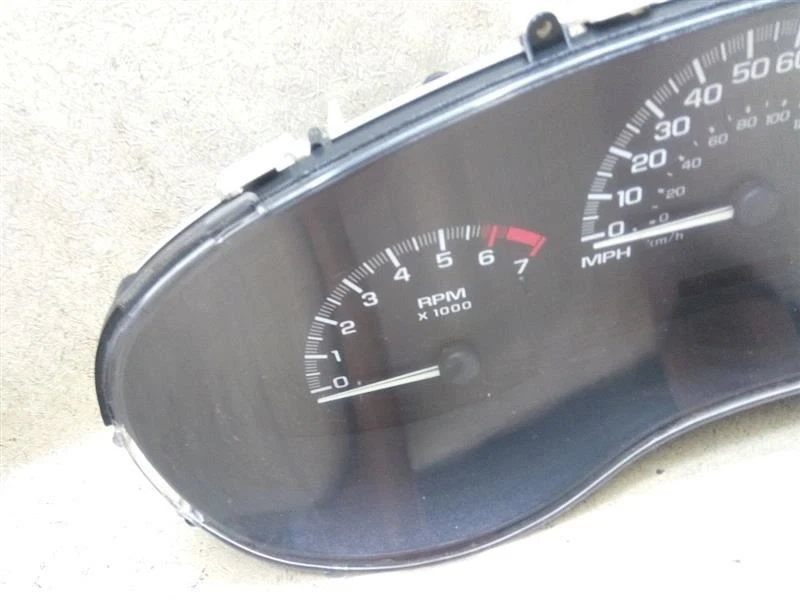 Speedometer Instrument Cluster 09377951 Fits 01-03 CHEVROLET MALIBU n25-199308 - Image 2 of 4