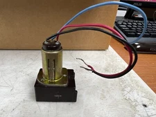 😎 GE RR7 LOW VOLTAGE LIGHTING CONTROL MECHANICAL LATCHING SWITCH 21-30 VAC COIL