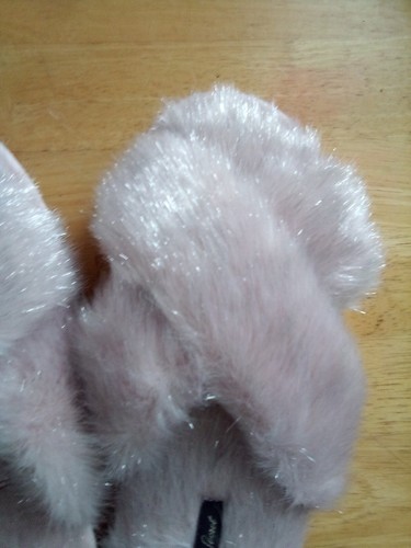 Victoria secret Fuzzy Thong Slippers Shimmery Pink Sz Small New - Picture 4 of 6