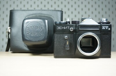 ZENIT ET SLR camera body,  M42 mount + case | Black Vilejka  #2601732 Working!