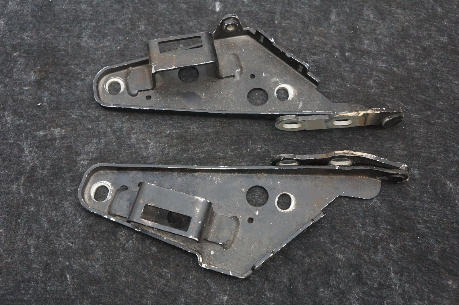 Set 2 Front Left & Right Hood Hinge OEM 80945700 Ferrari F430 Spider 2005-2009