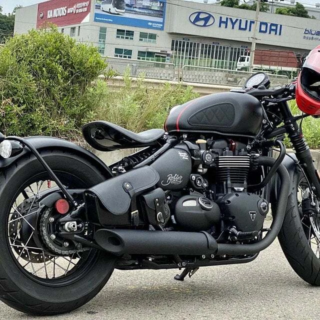 Triumph bobber online saddlebags