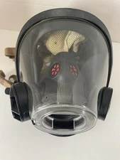 Scott AV-3000 Mask w/ KEVLAR NETTING Firefighter MASK Size Medium READ Scratched