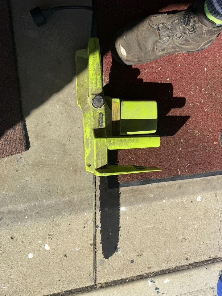 Sierra de cadena eléctrica con cable compacta Poulan 1420 vintage 2 hp funciona bien Foto 2 de 3