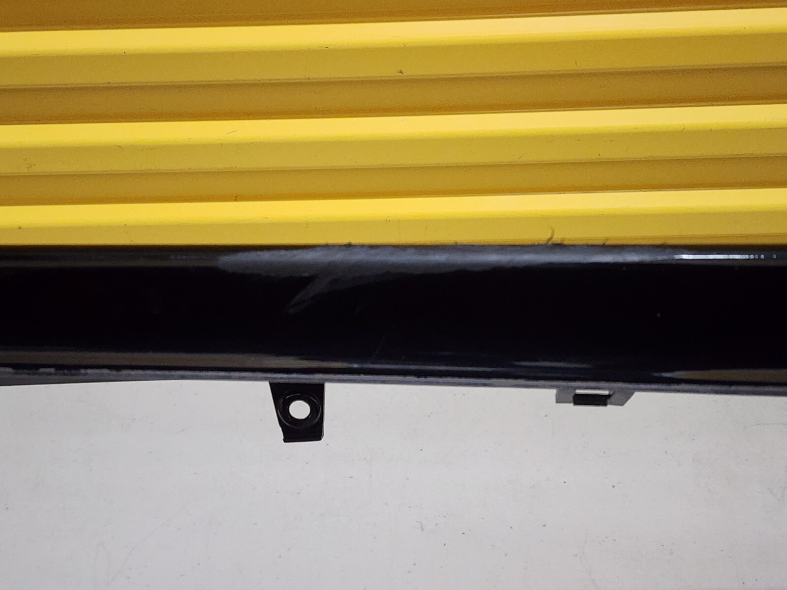 MCLAREN SKIRT DOOR RIGHT MOLDING OEM 22AC951GP GENUINE ORIGINAL