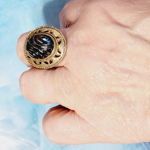 Molded Black Glass & Gold-tone Chunky Fashion Ring- size 10 Adjustable r-48 - Picture 5 of 10