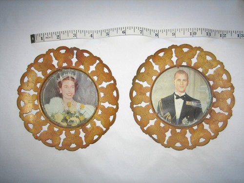 queen elizabeth II and prince phillip vintage collector metal rim plates (2)