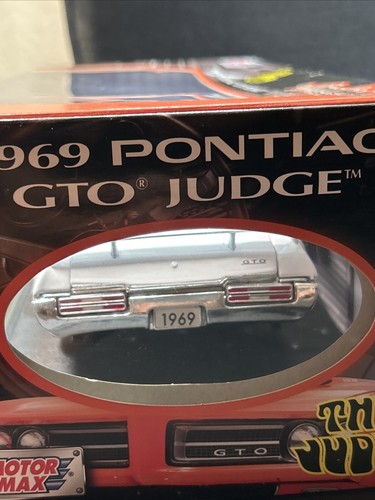 1:18 MOTOR MAX 1969 PONTIAC GTO JUDGE White On Black The Judge - Picture 13 of 15