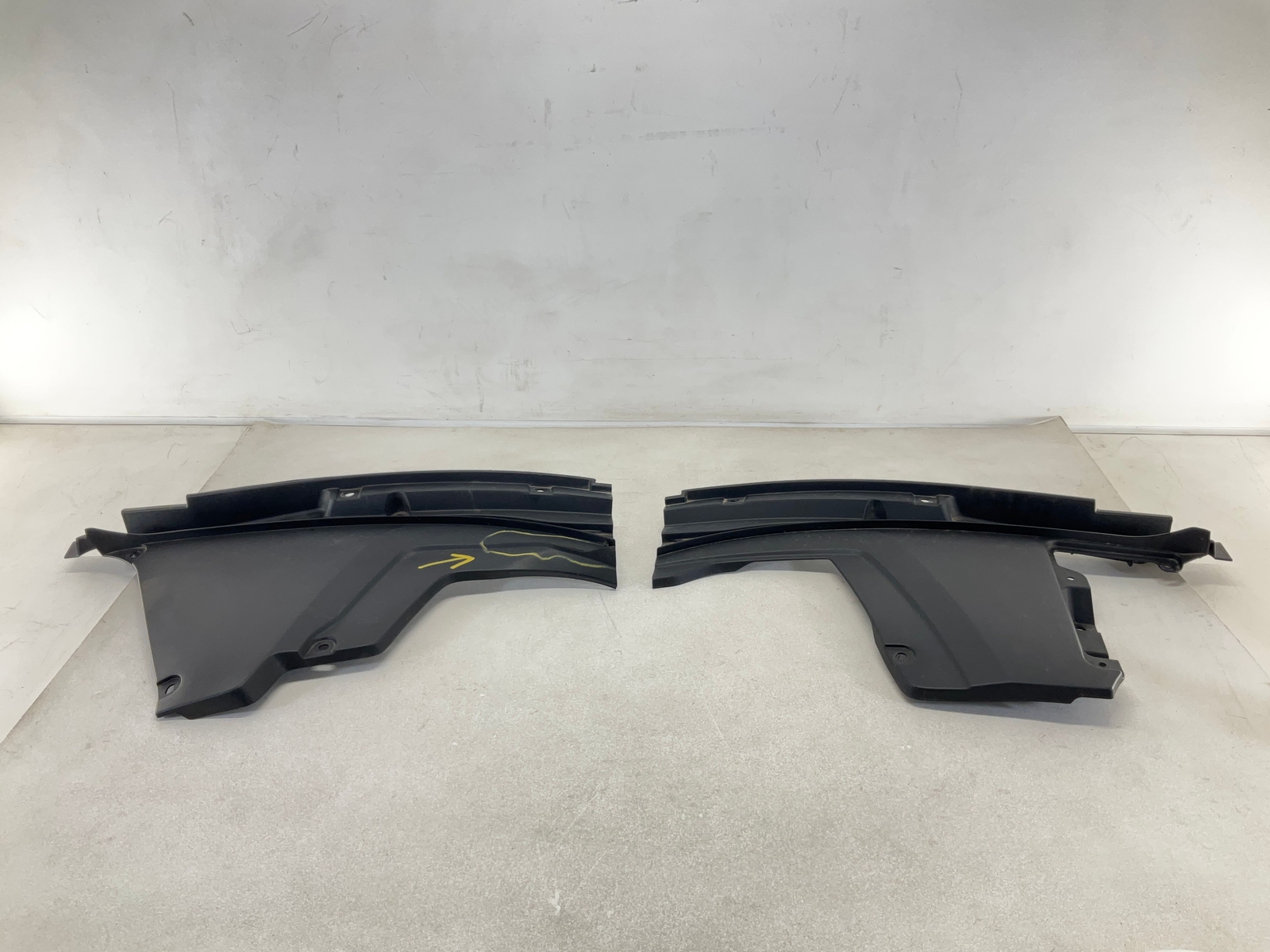17-20 MASERATI Levante Left Driver & Right Passenger Engine Bay Cowl Panel Cover
