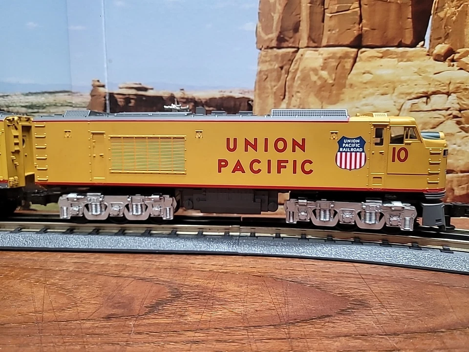 MTH O Gauge UP RK TRBO 1996 Diesel Engine #10 And Dummy Unit # 10B - Image 2 of 4