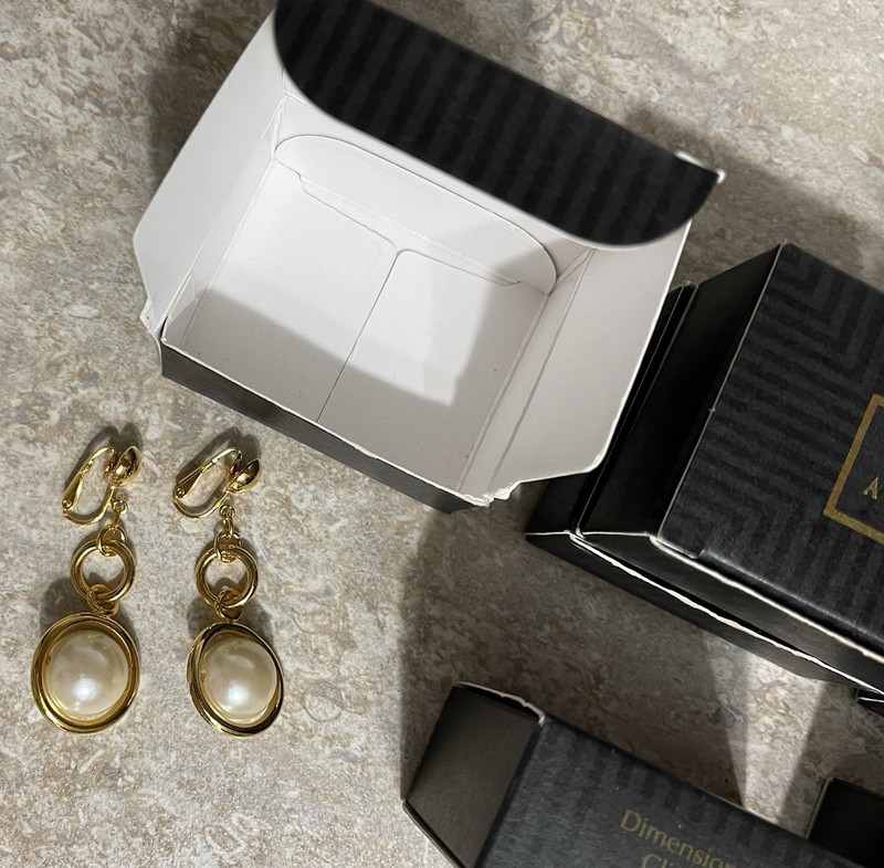 4 PR NEW 1993 DIMENSIONAL DROP DANGLE GOLDTONE CLIP ON EARRINGS AVON FREE SHIP!