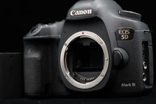 Canon EOS 5D Mark III Digital Full Frame Camera DSLR US Duty Paid 9830