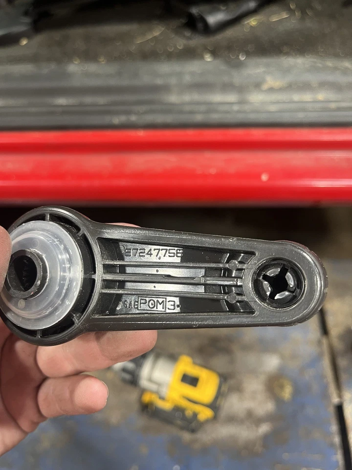 Manivela de ventana manual oscuro/ébano para Chevy Colorado GMC Canyon 2004-2012 Foto 2 de 4