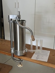 SAUSAGE STUFFER