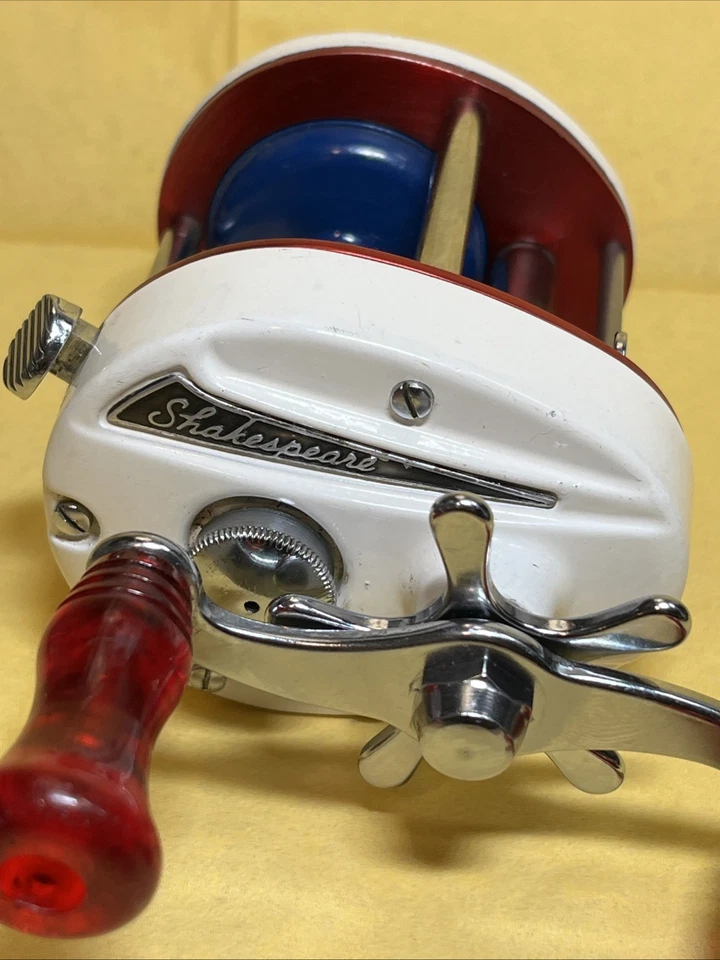 Carrete de pesca Shakespeare 1975 Bicentenario Baitcaster con todos los metales ¡Bonito! Foto 2 de 4