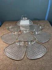 Indiana Glass Vintage SNACK SET / LUNCH SET  DAISY AND BUTTON (Set of 8)