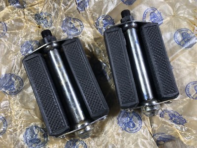 red cycling products classic retro pedal