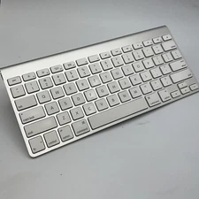 Apple A1314 Wireless Keyboard - Silver, TESTED WORKING Fully Functional english