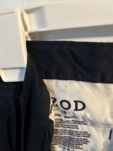 IZOD Boys Pleated Shorts, Size 18 Husky Navy/Dark Blue, School Uniform - Picture 3 of 3
