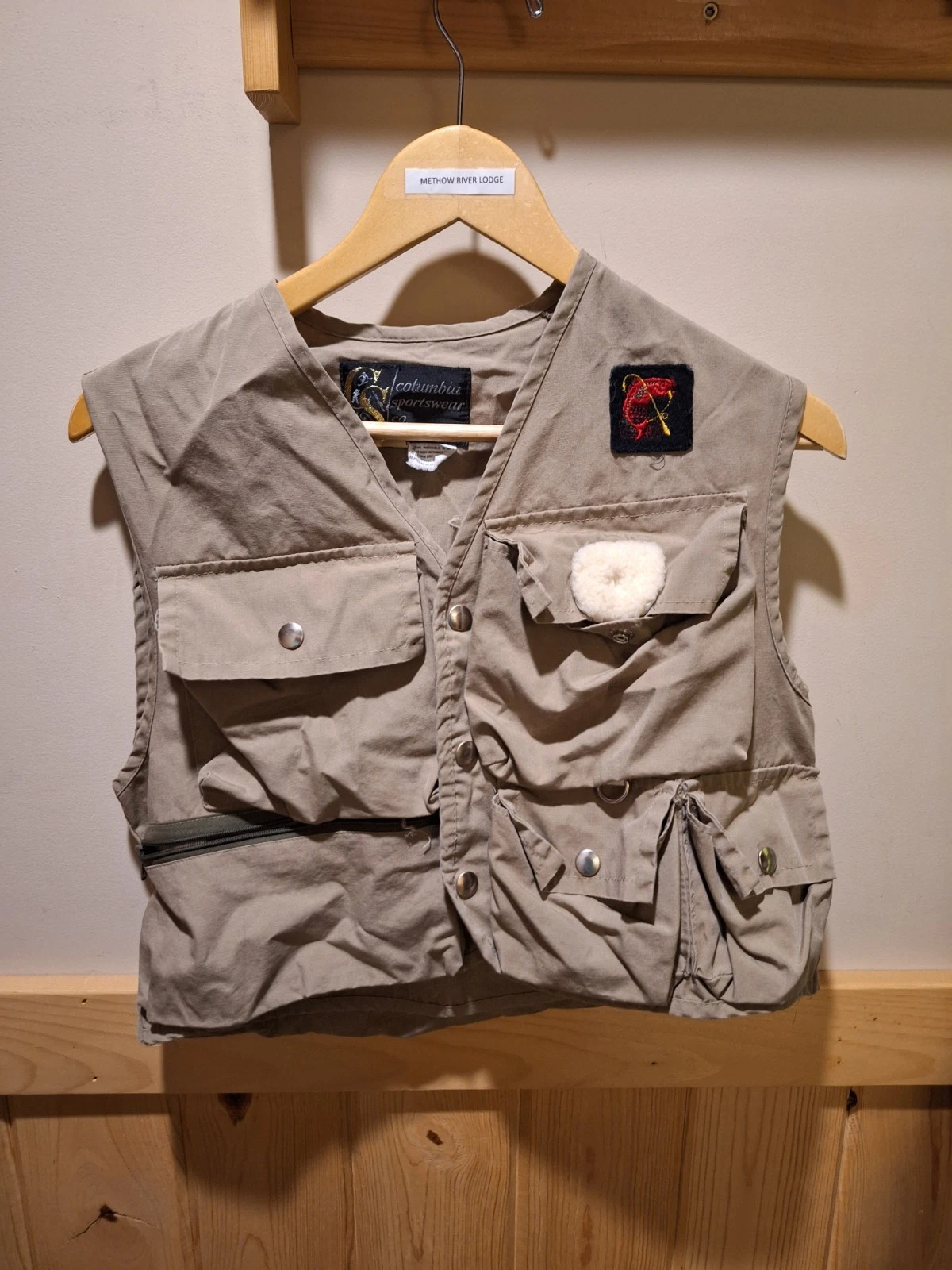 Vintage Columbia Sportswear Fly Fishing Tan Utility Vest Portland Oregon
Opens in a new window or ta