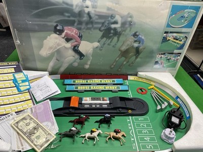 5 Horse Peers Hardy Pferderennen Derby, Netzumbau
