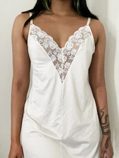 Maidenform White Nylon Full Slip Size 36  Vintage Lace Details