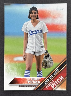 2016 Topps Update - First Pitch Aubrey Plaza #FP-6 (Parks & Rec)