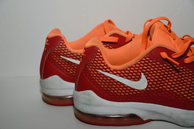red nike invigor