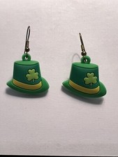 Shamrock Top Hat Gold Tone Wires Pierced Earrings