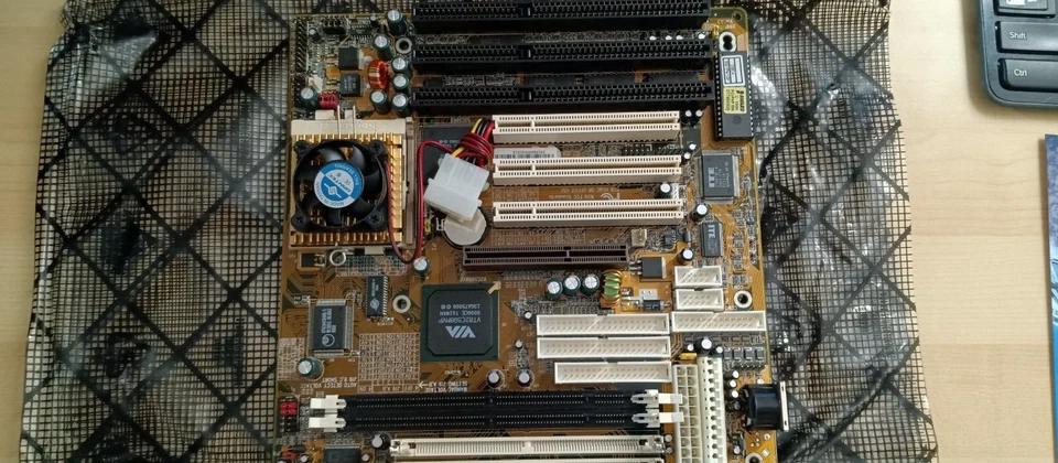 SHUTTLE HOT 591P MOTHERBOARD - Image 2 of 2