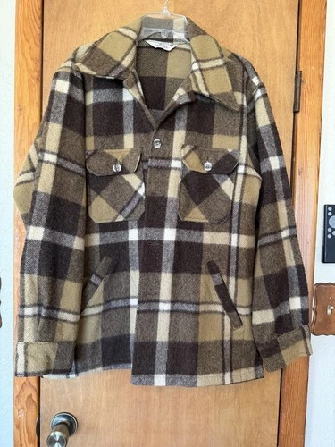 Lg Vintage WOOLRICH  Mackinaw Jacket 46 Plaid  Wool Style 23057 ships USA only - product listing photo