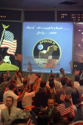 MISSION CONTROL CELEBRATION APOLLO 11 JULY 1969 4X6 POSTCARD PHOTO