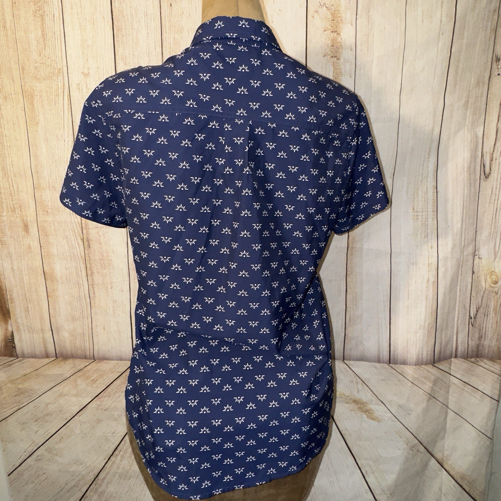 Eddie Bauer Blue Patterned Button Down Top, outdo… - image 6