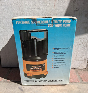 Aqua Master 1/6 hp Submersible  Pump 800 GPH (NEW) w/discharge hose