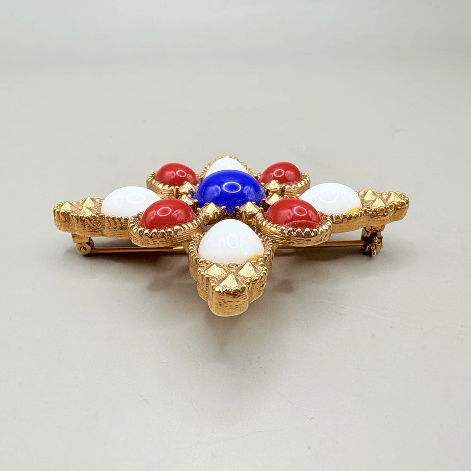 Broche prendedor Sarah Coventry vintage 1972 americano rojo blanco y azul tono dorado en muy buen estado Foto 4 de 4