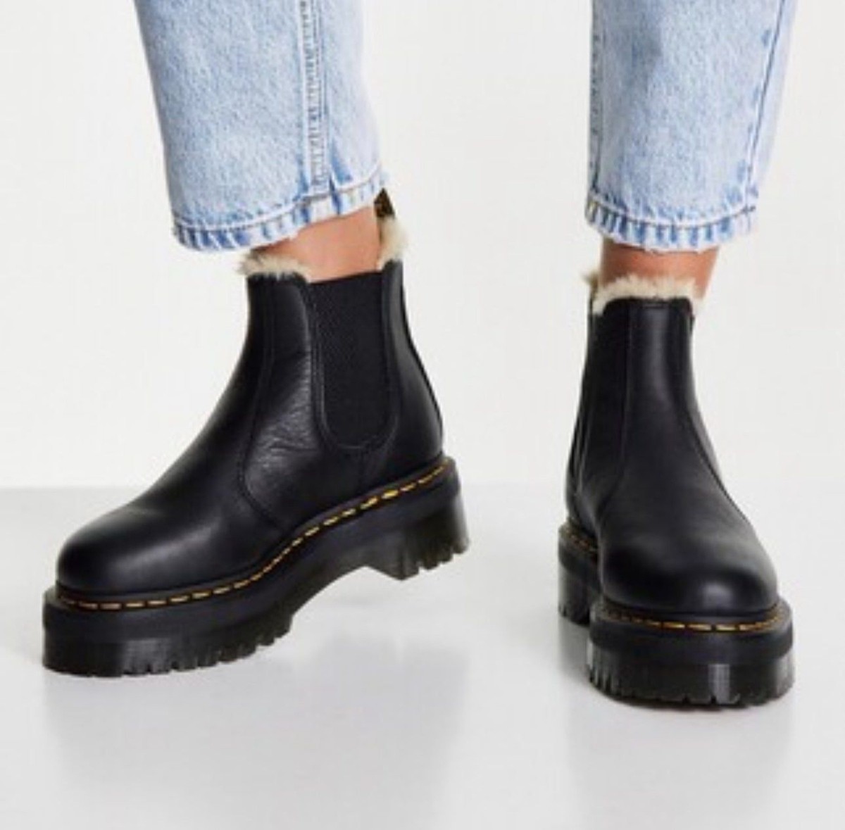 Dr. Martens Unisex M8 W9 Boots BLK Quad Chelsea Leather Faux Fur Lined Platform s-l1200.jpg main image 2