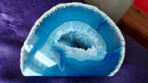 Achat Geode blau getönt Länge 11,5 cm Höhe 8 cm 656 Gramm Set 34